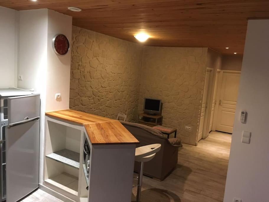 Gite Aux Aspres Logement De 65M² Fontcouverte  Extérieur photo